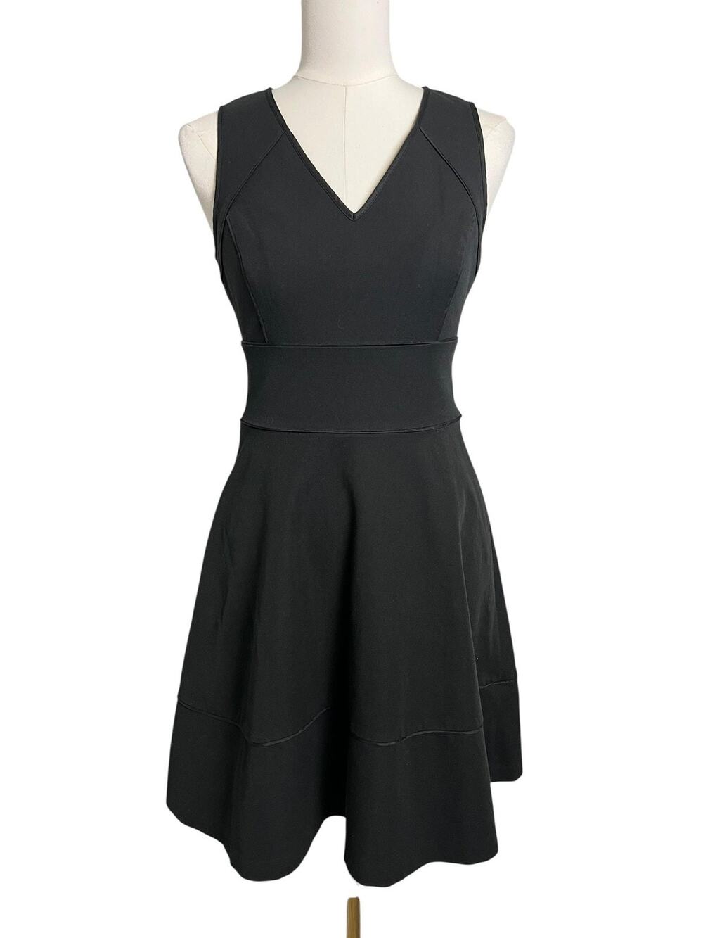 Banana Republic Dress Womens 4 Black Fit & Flare V Neck Knit Exposed Zip Back